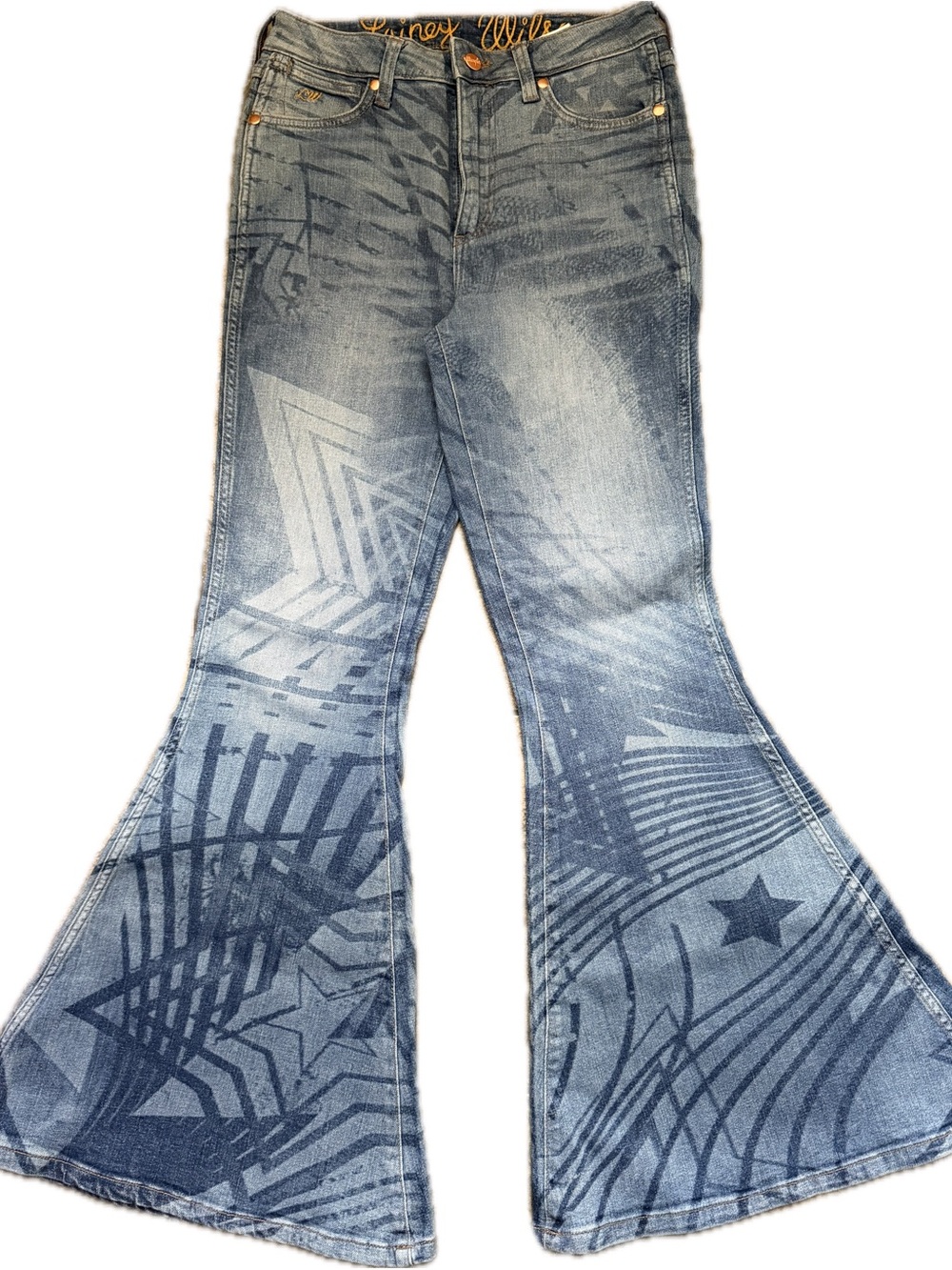 Lainey Wilson Wrangler Blue Flare Jeans with Star Graphic